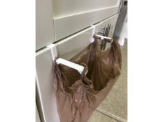 Grocery bag trash hanger for cabinets 3D Print Model