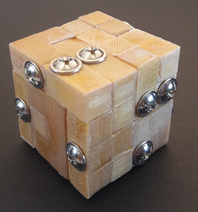 Casse tete cube 4 par 4 avec perage de montage 3D Model